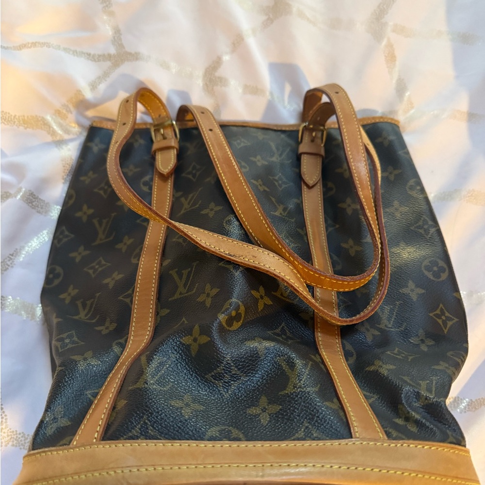 Louis Vuitton Monogram Marais Bucket Bag Tote - Vintage